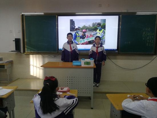 pp电子【直通校园】晋源区第四实验小学：“一盔”保护你我 “一带”安全全家！